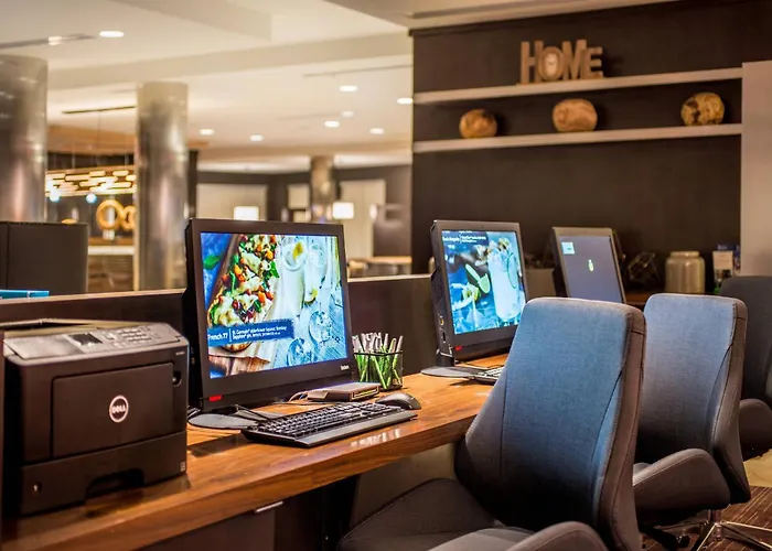 Courtyard By Marriott Detroit Farmington