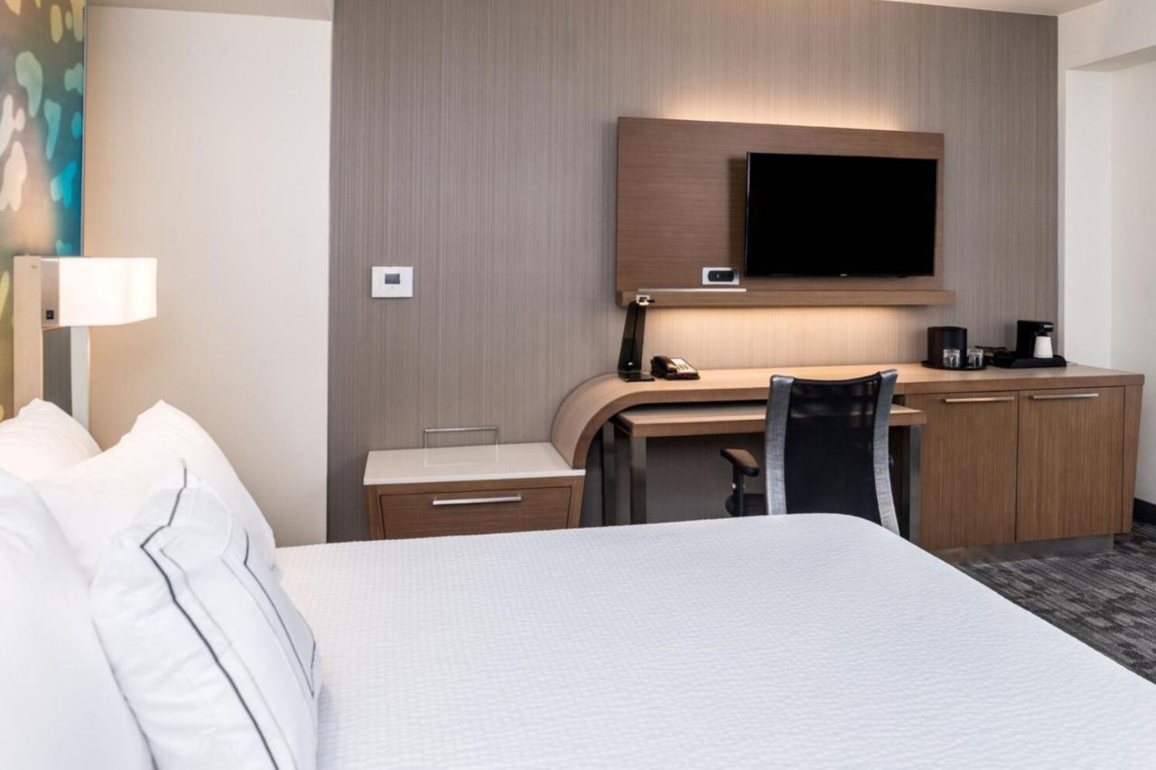 Courtyard By Marriott Detroit Farmington Hotel 3*