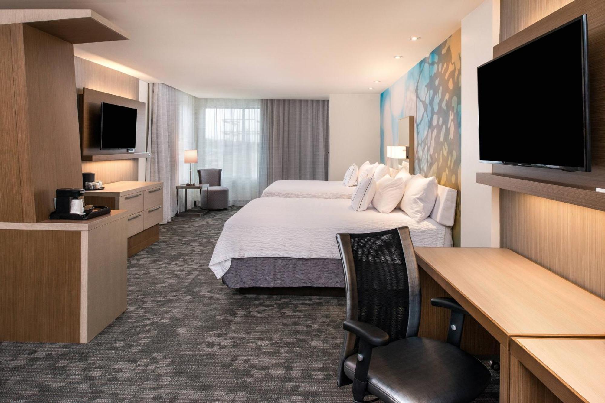 Courtyard By Marriott Detroit Farmington Hotel 3*