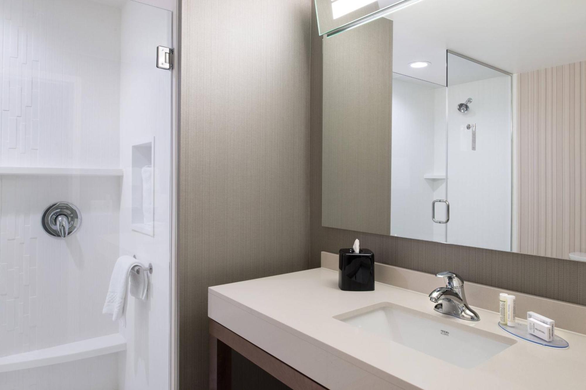 Courtyard By Marriott Detroit Farmington Hotel 3*