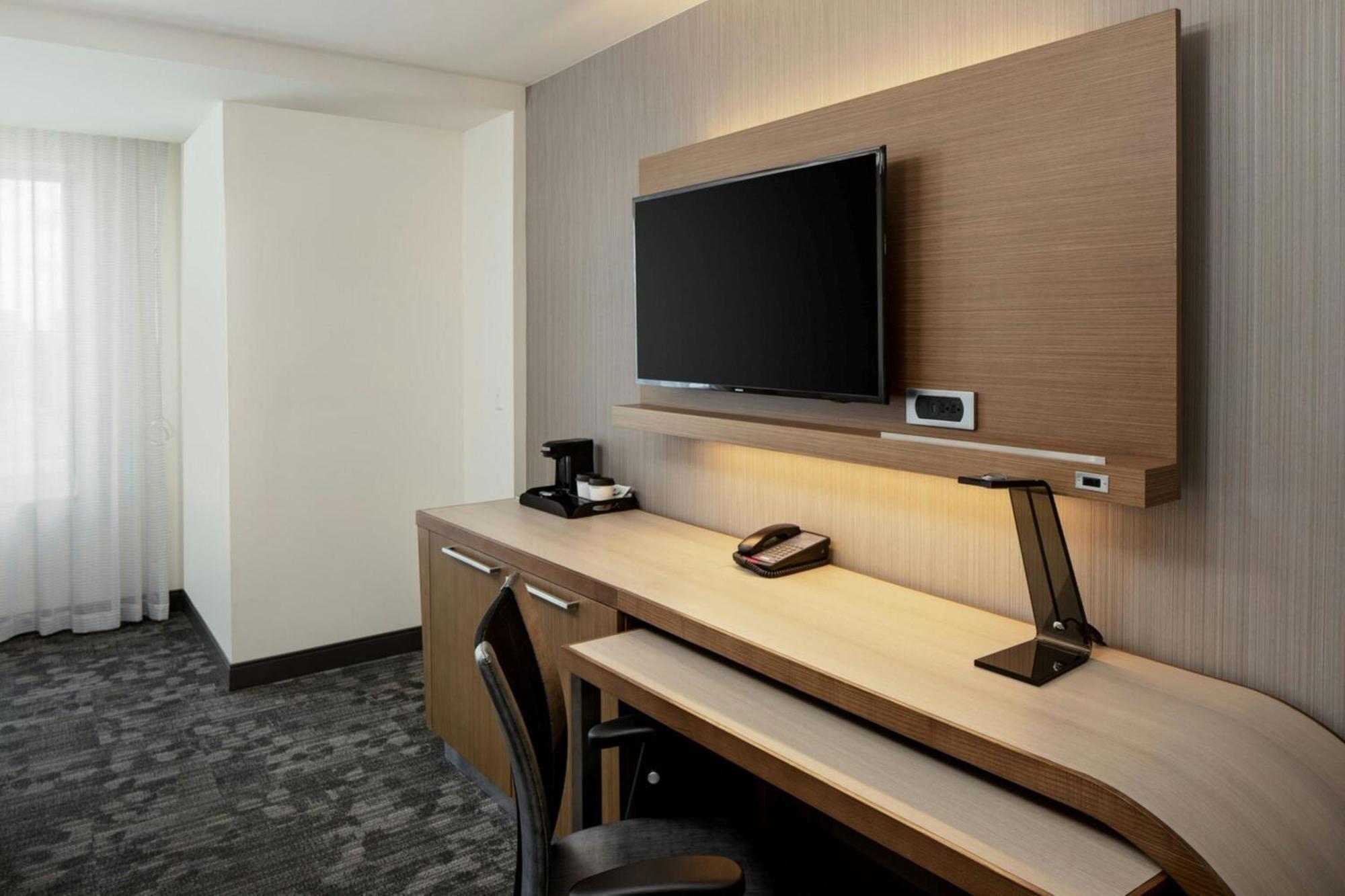 Hotel Courtyard By Marriott Detroit Farmington Farmington Hills