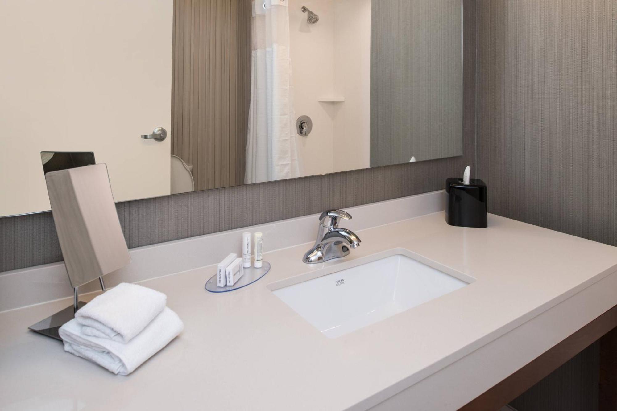 Courtyard By Marriott Detroit Farmington 3*