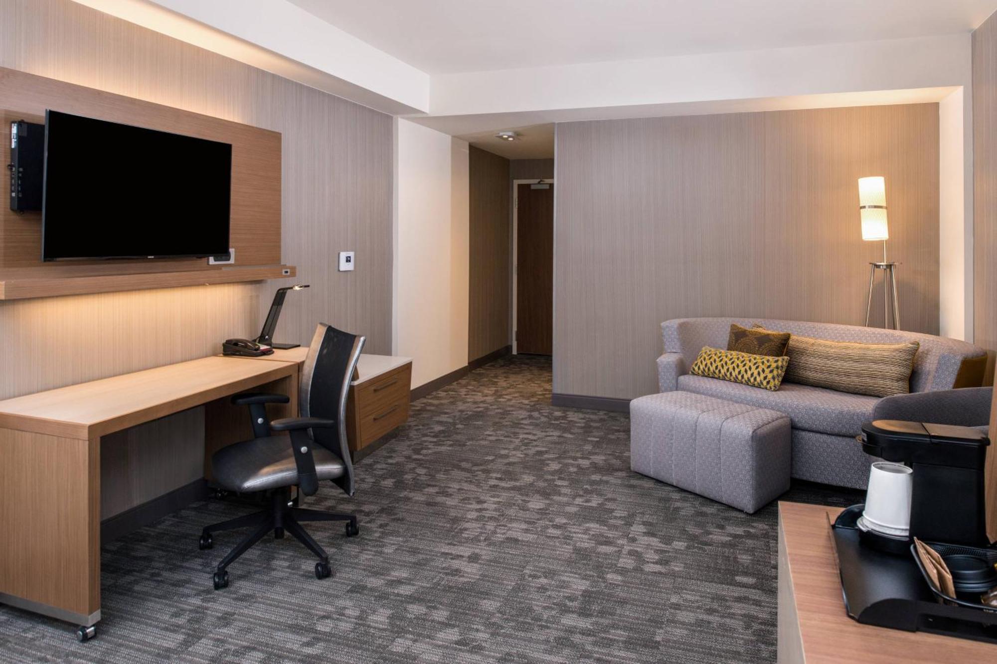 Courtyard By Marriott Detroit Farmington 3* Farmington Hills