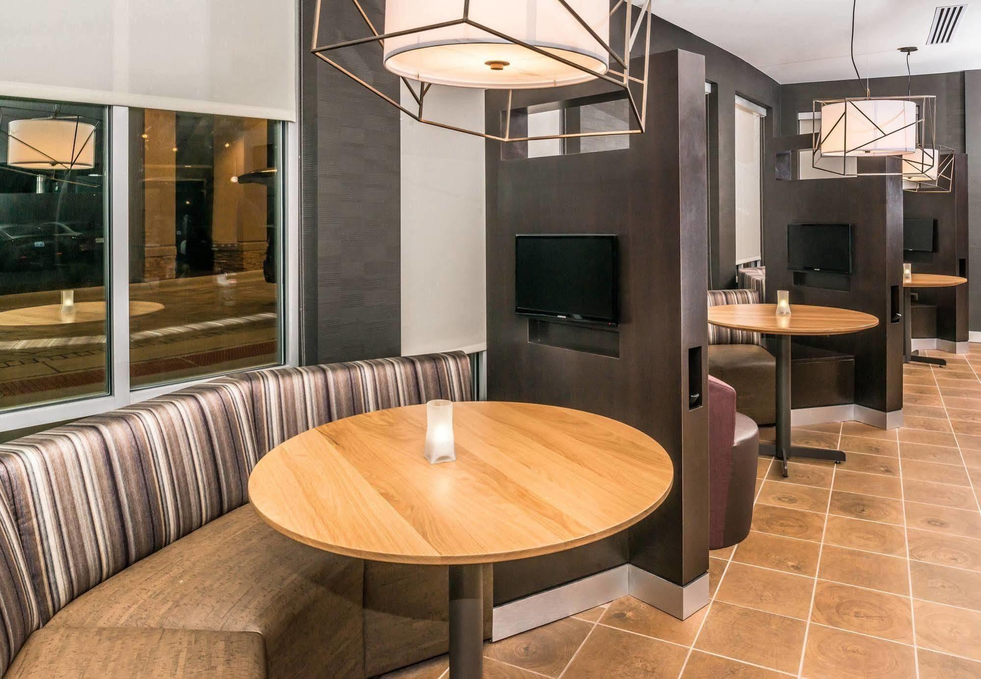 Hotel Courtyard By Marriott Detroit Farmington Farmington Hills